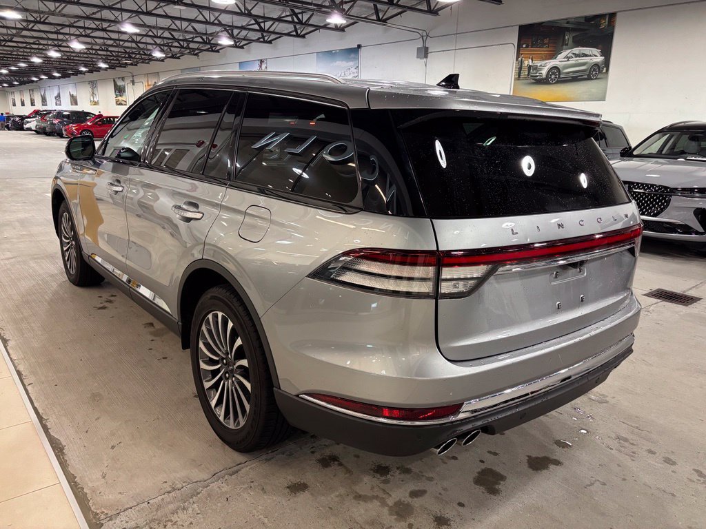 Used 2024 Lincoln Aviator AWD w/ Premium Package image 4