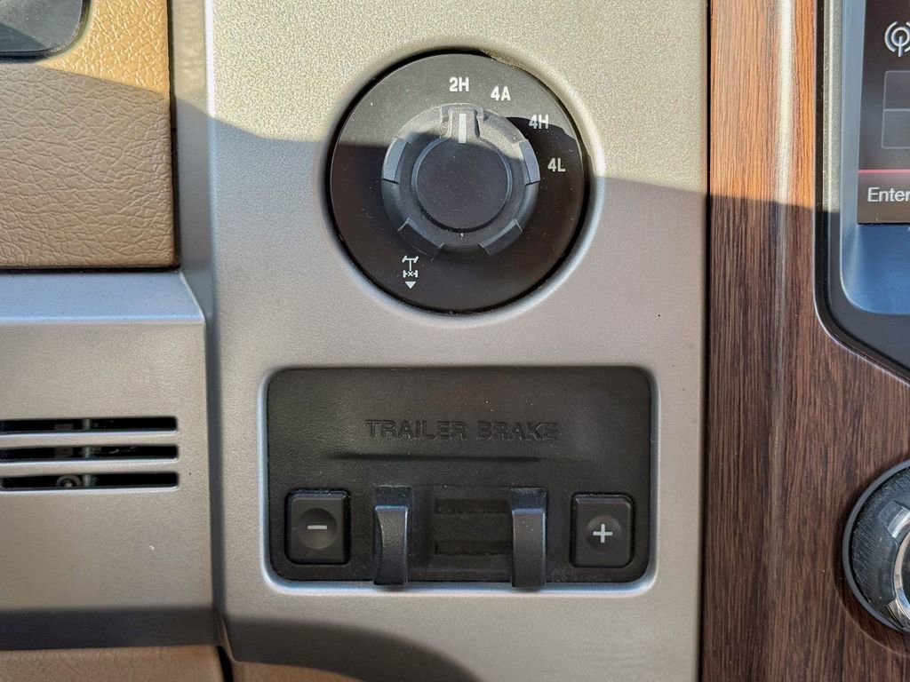 Used 2014 Ford F150 Lariat w/ Lariat Chrome Package image 27