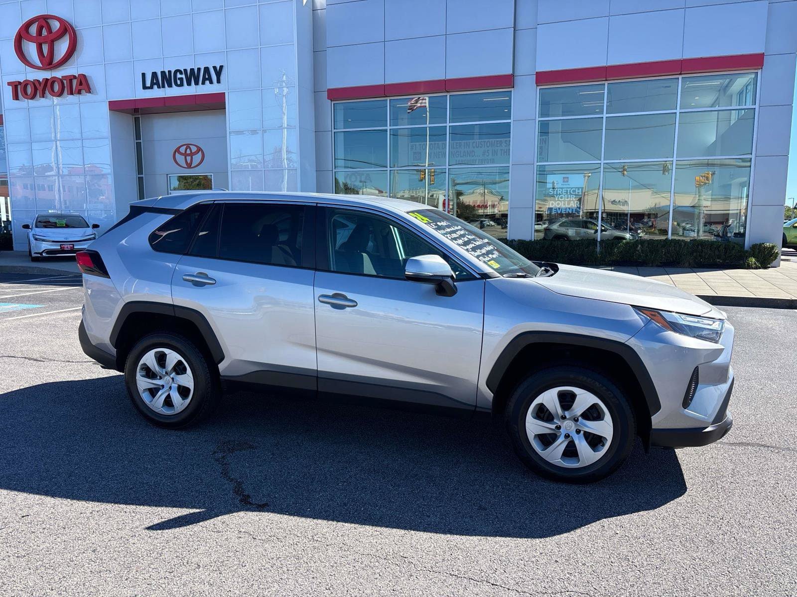 Certified 2024 Toyota RAV4 LE AWD/4WD image 2