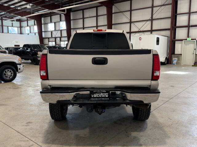 Used 2007 GMC Sierra 2500 SLT w/ Heavy-Duty Power Package AWD/4WD image 9