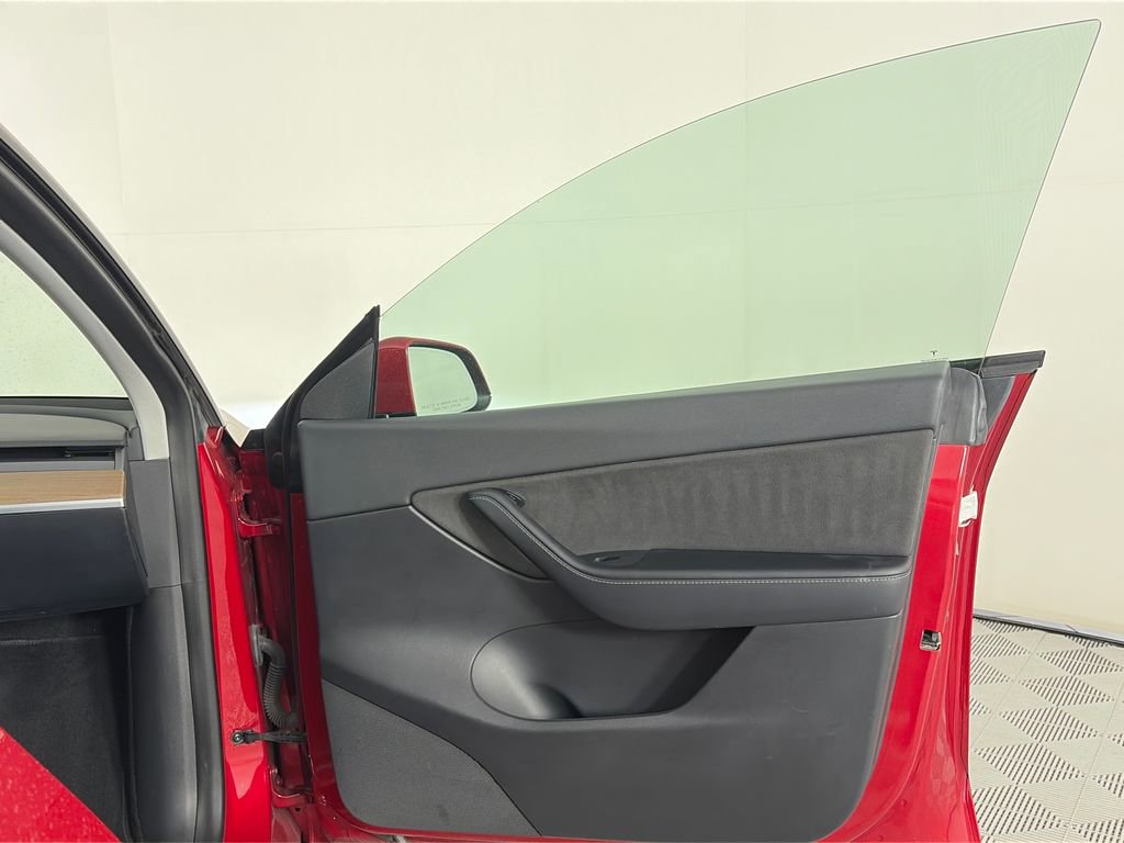 Used 2021 Tesla Model Y Long Range image 26