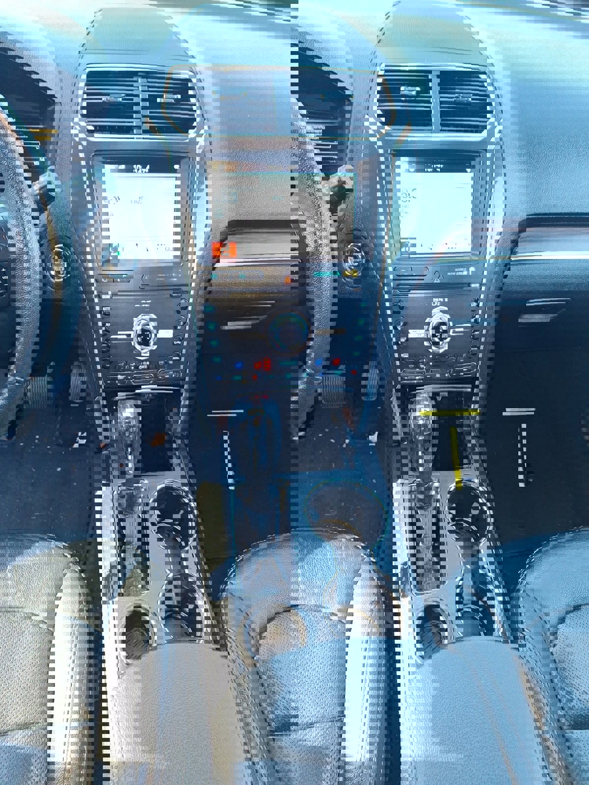 Used 2019 Ford Explorer Limited w/ Class III Trailer Tow Package image 14