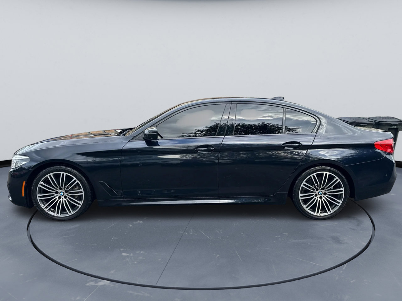 Used 2019 BMW 530i w/ M Sport Package image 4