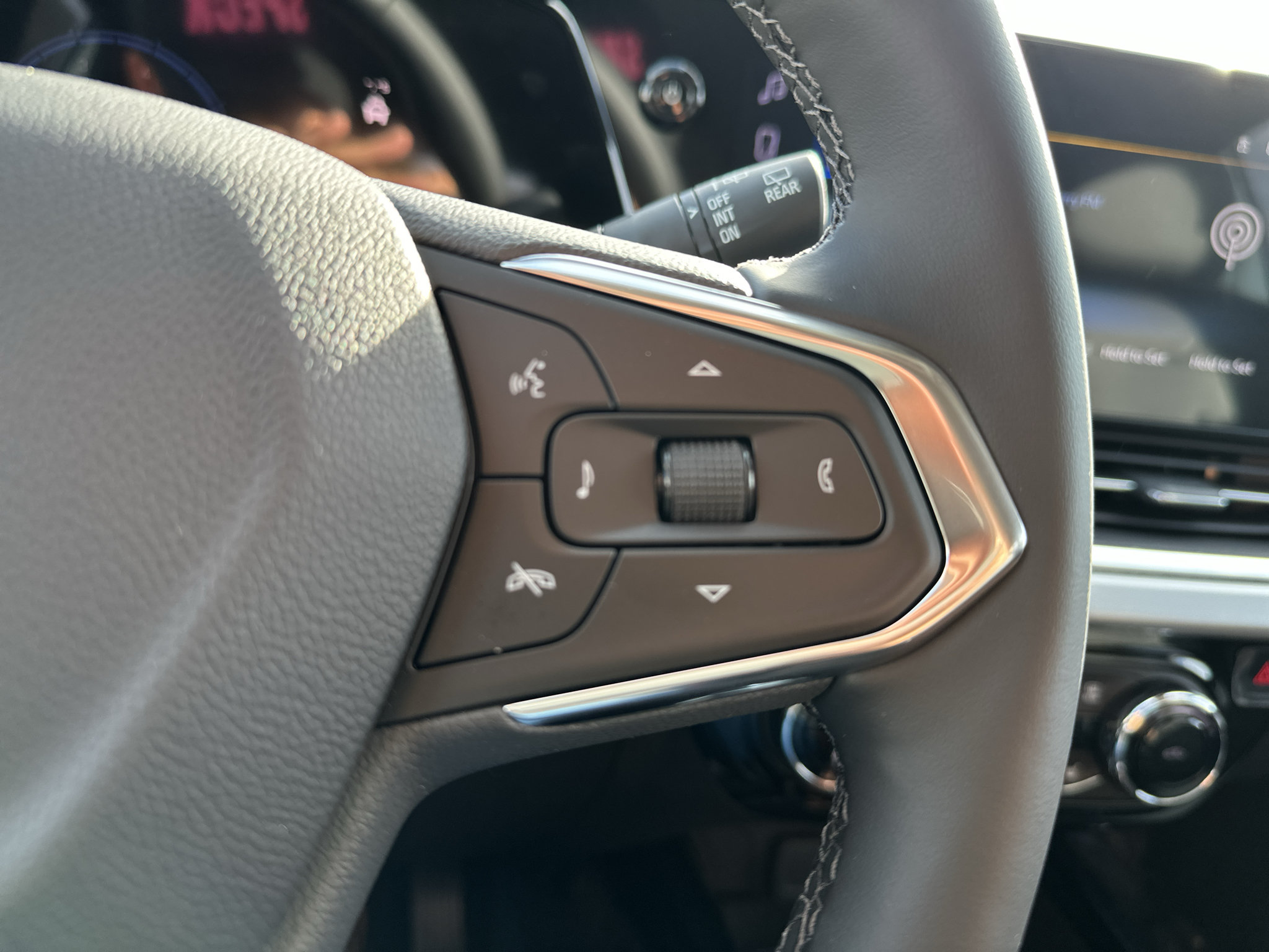 New 2026 Chevrolet Trax LT w/ Driver Confidence Package FWD image 24