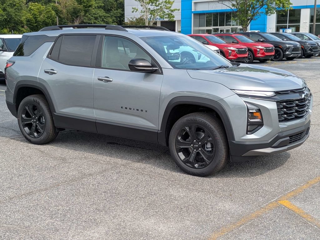 New 2026 Chevrolet Equinox LT w/ Convenience Package II FWD image 2