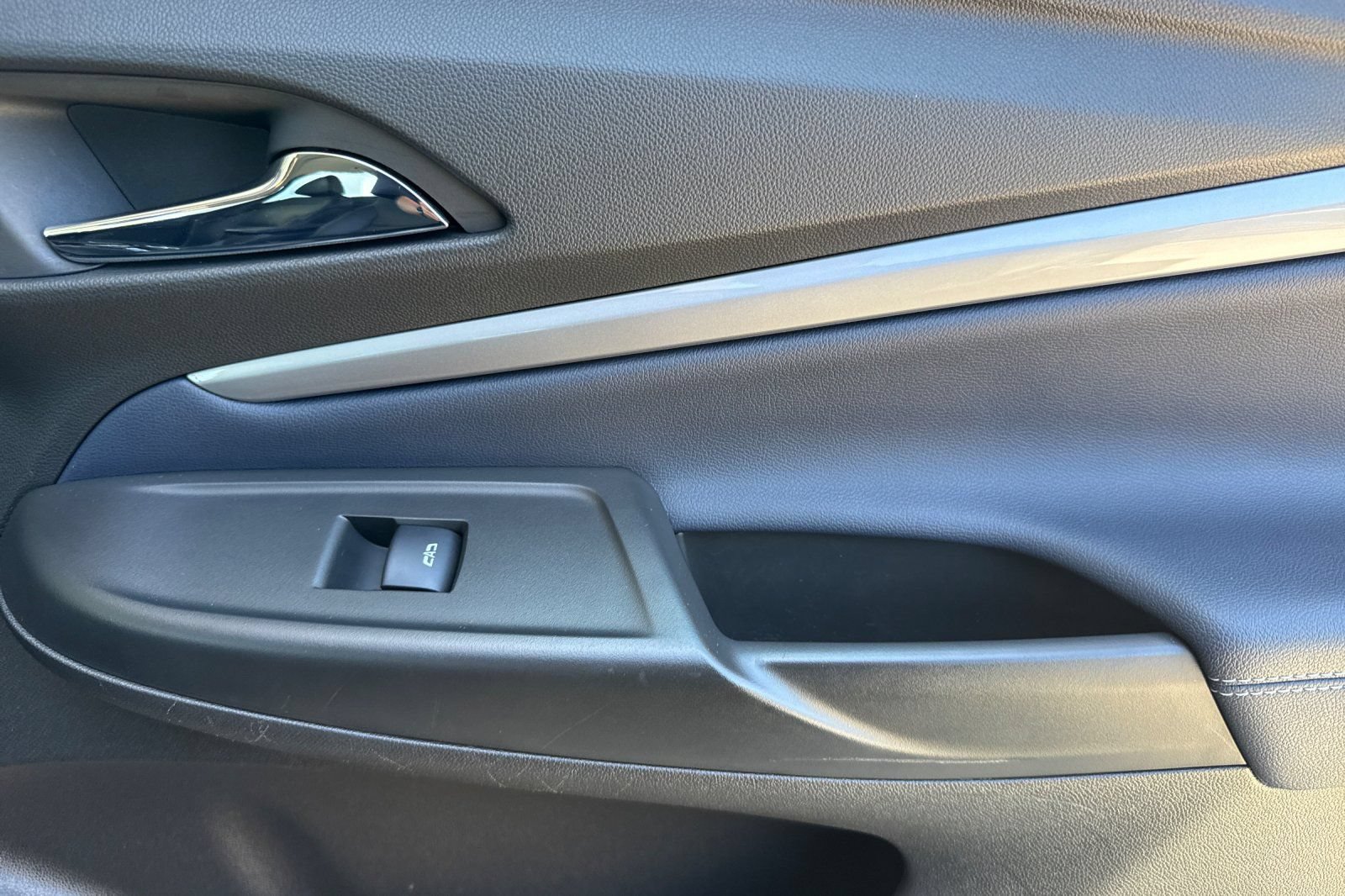 Used 2022 Chevrolet Bolt EUV Premier FWD image 18