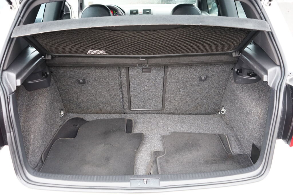 Used 2008 Volkswagen R32 image 9