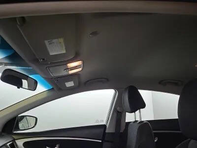 Used 2017 Hyundai Elantra GT image 18