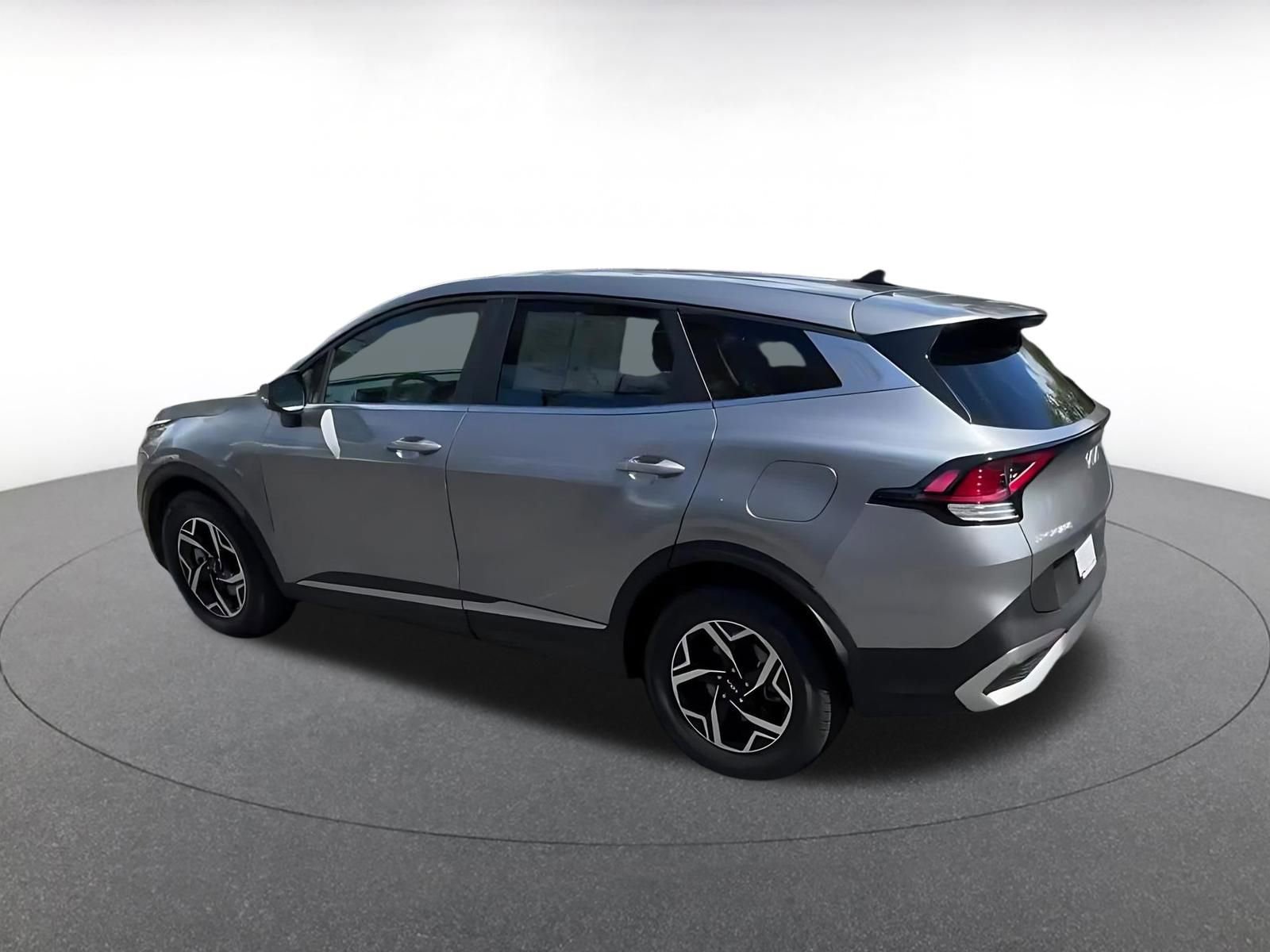 Used 2025 Kia Sportage LX image 10