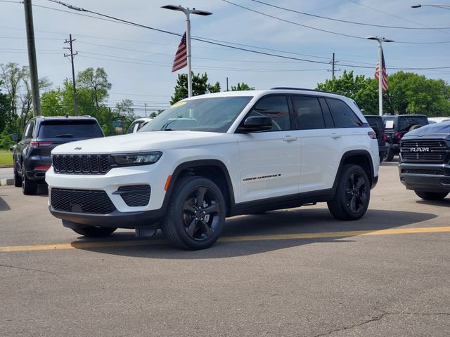 Certified 2023 Jeep Grand Cherokee Altitude AWD/4WD image 32