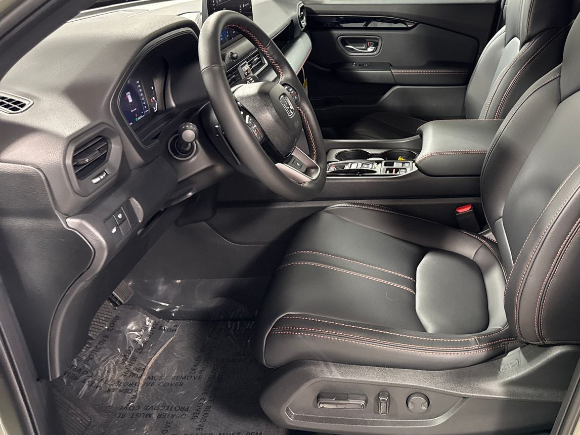 New 2026 Honda Pilot TrailSport image 3