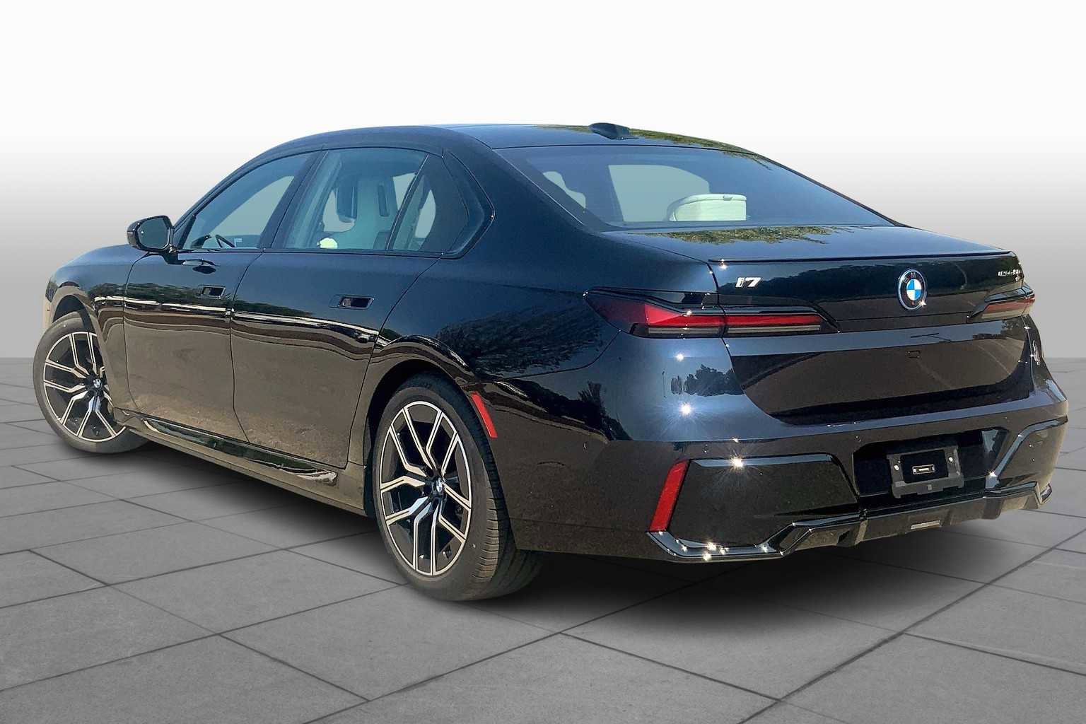 Used 2026 BMW i7 eDrive50 w/ Executive Package image 12