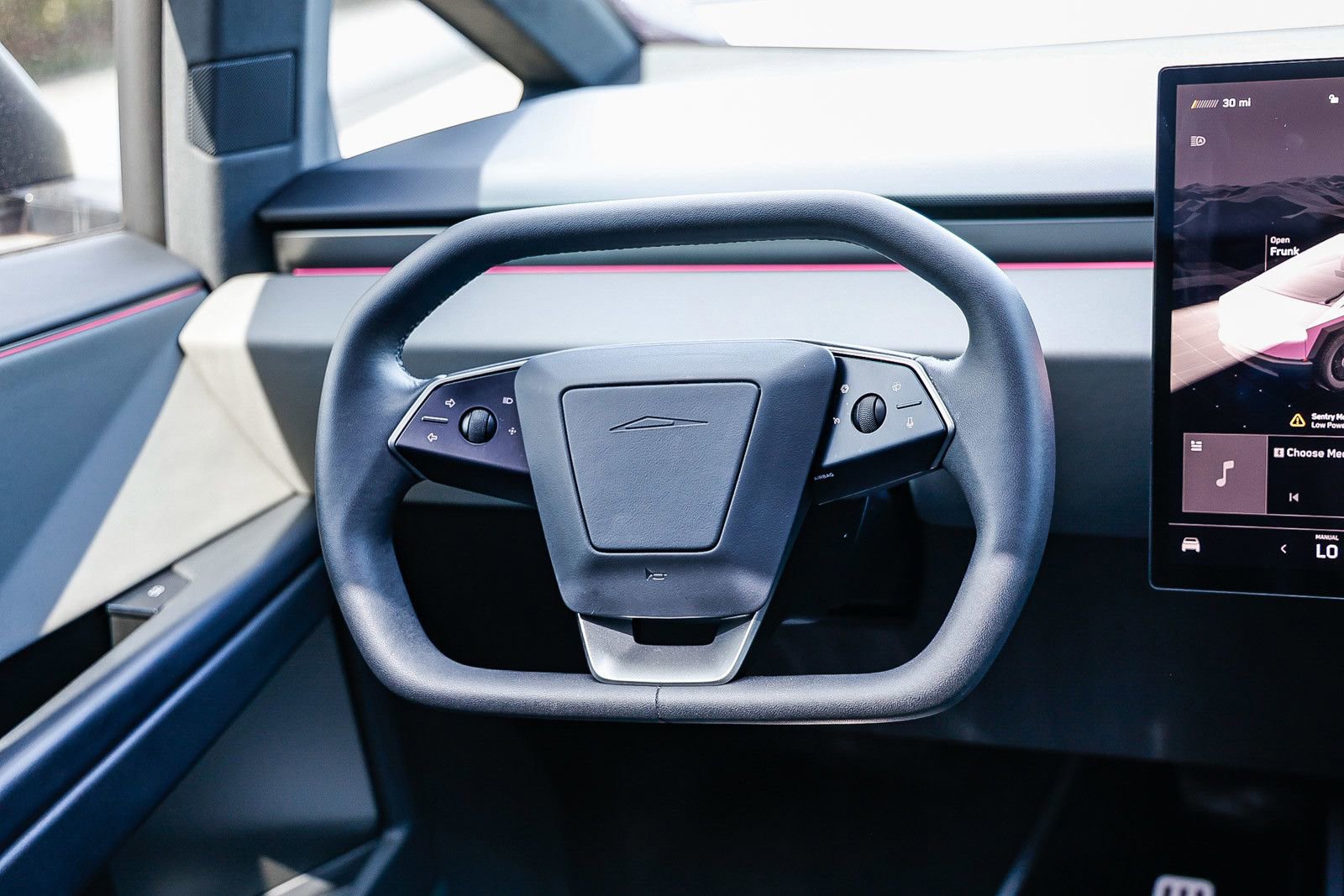 Used 2024 Tesla Cybertruck AWD Crew Cab image 13