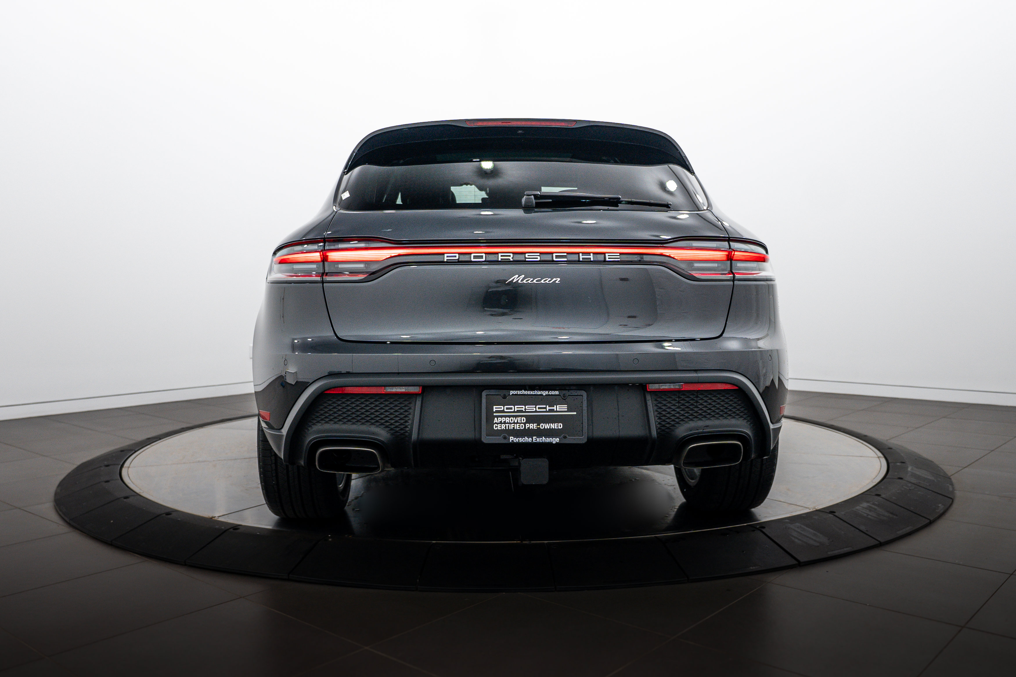 Certified 2026 Porsche Macan AWD/4WD image 6