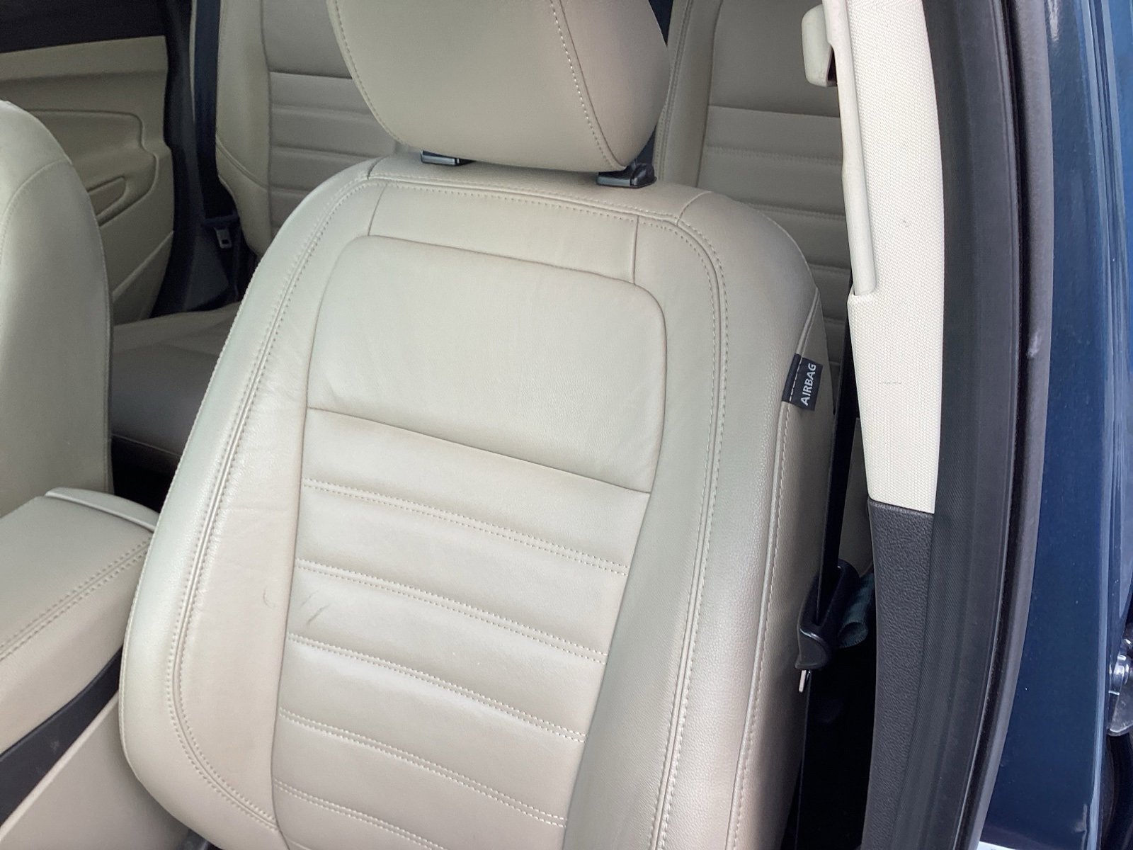 Used 2019 Ford Escape Titanium image 8