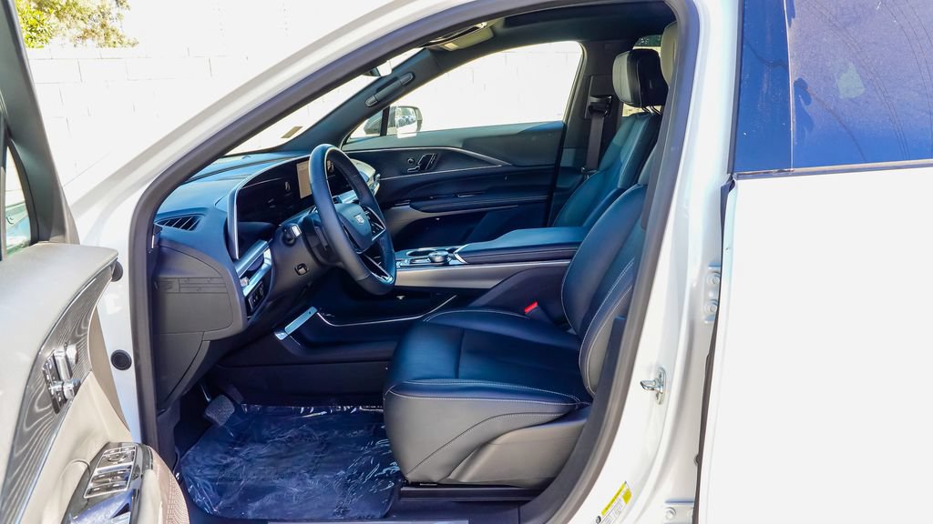 Certified 2024 Cadillac Lyriq Luxury RWD image 13
