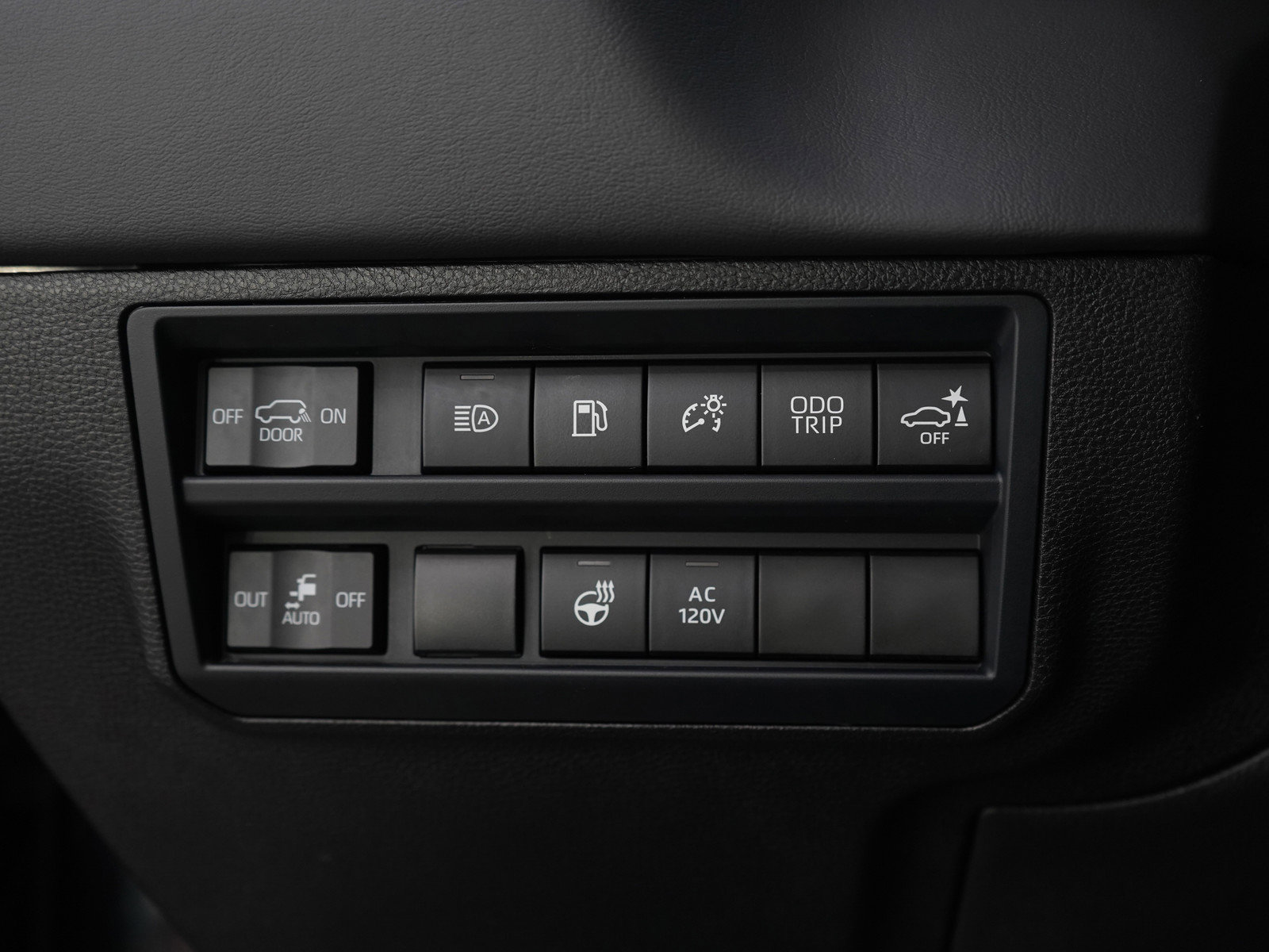 Used 2025 Toyota Sequoia Platinum image 23