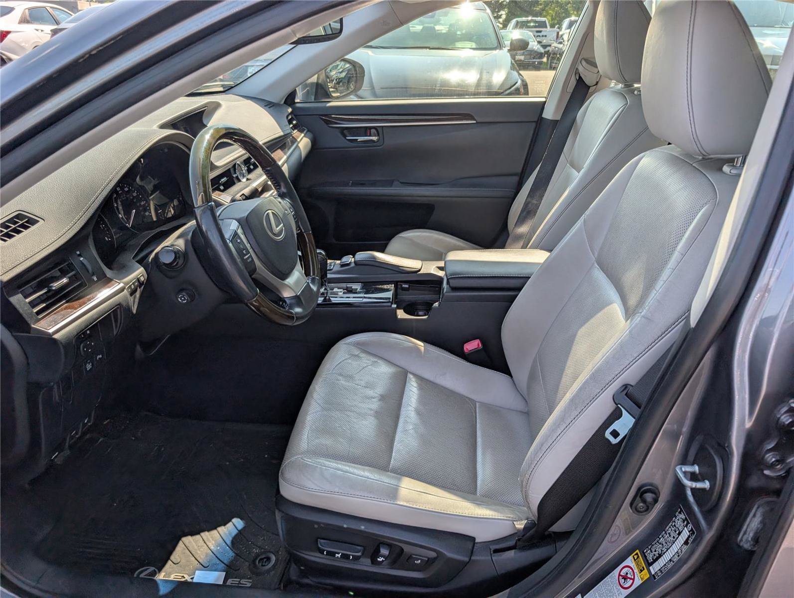 Used 2014 Lexus ES 350 w/ Luxury Package FWD image 15