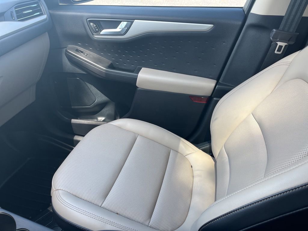 Used 2020 Ford Escape SEL image 13