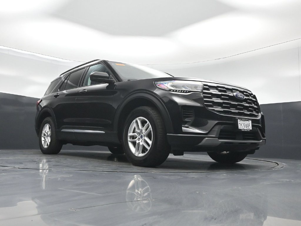 Used 2025 Ford Explorer Active AWD/4WD image 49