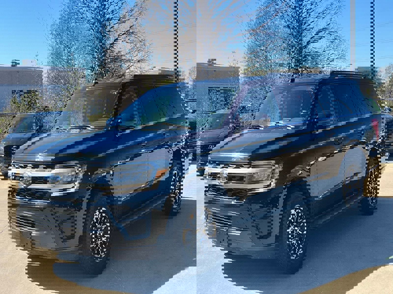 Used 2024 Ford Expedition Max XLT image 5