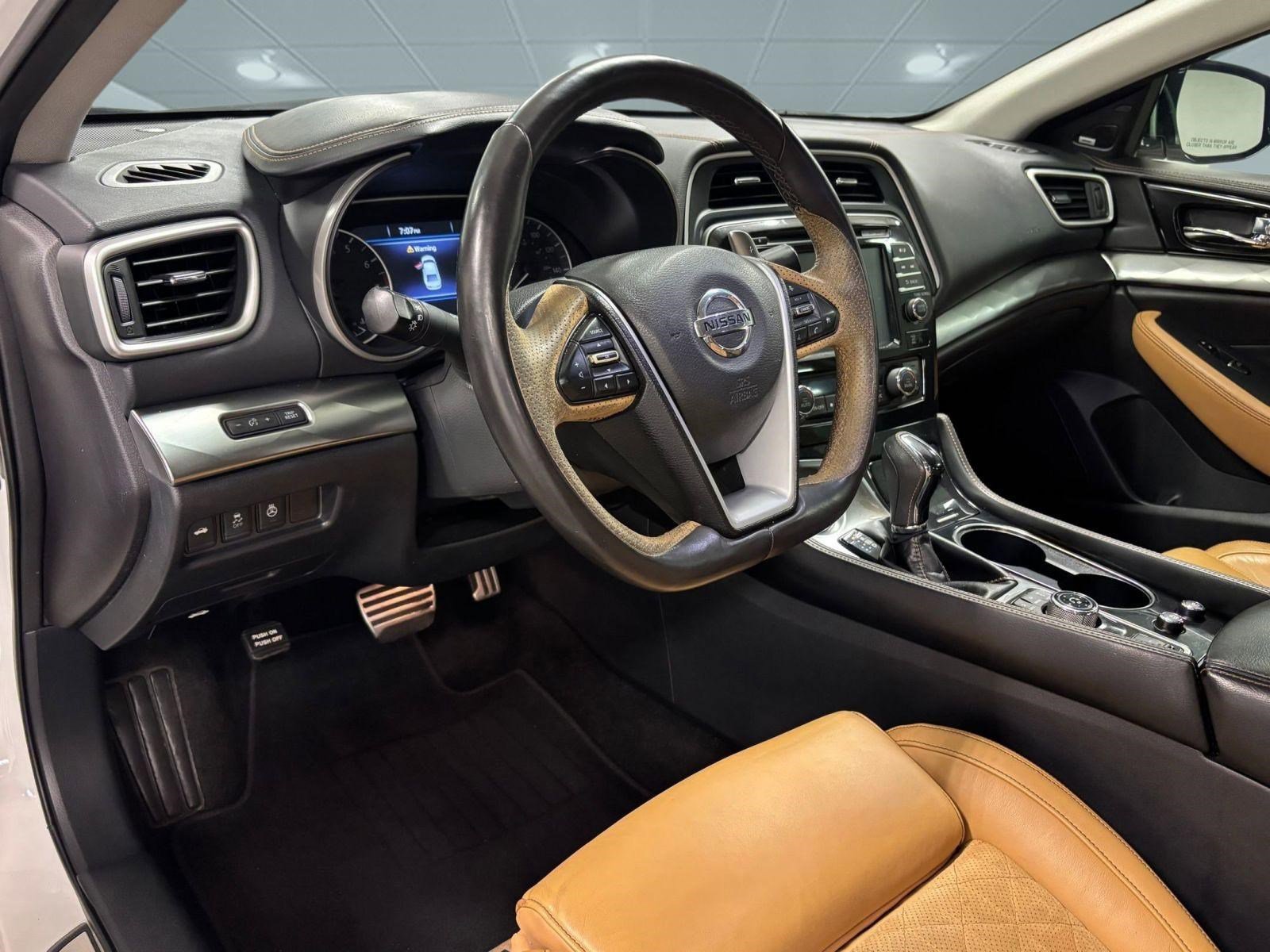 Used 2017 Nissan Maxima SR image 3