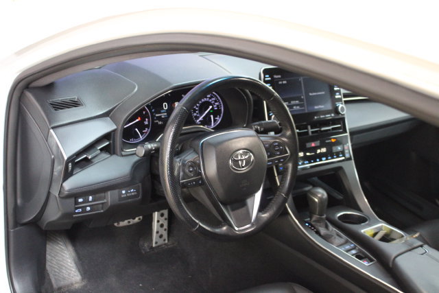 Used 2019 Toyota Avalon XSE FWD image 14