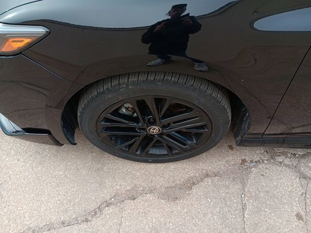 Used 2025 Toyota Camry SE image 32