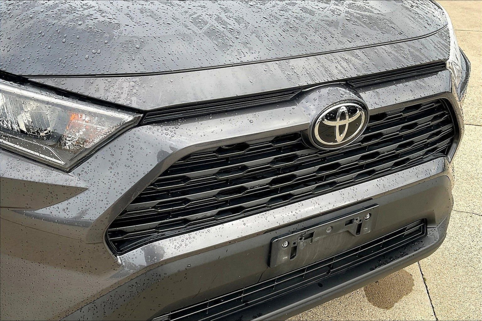 Used 2019 Toyota RAV4 XLE image 32