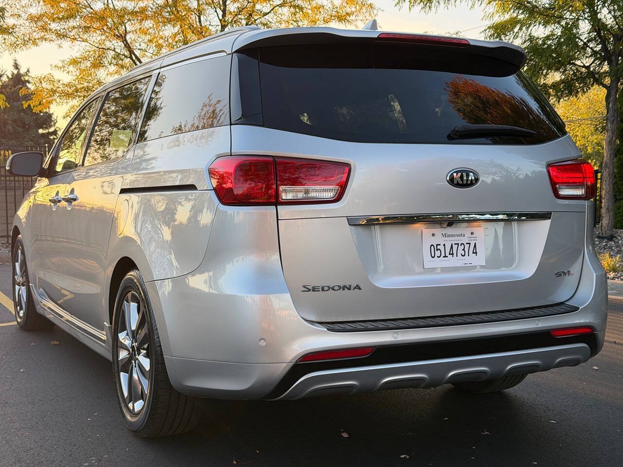 Used 2016 Kia Sedona SX Limited FWD image 4