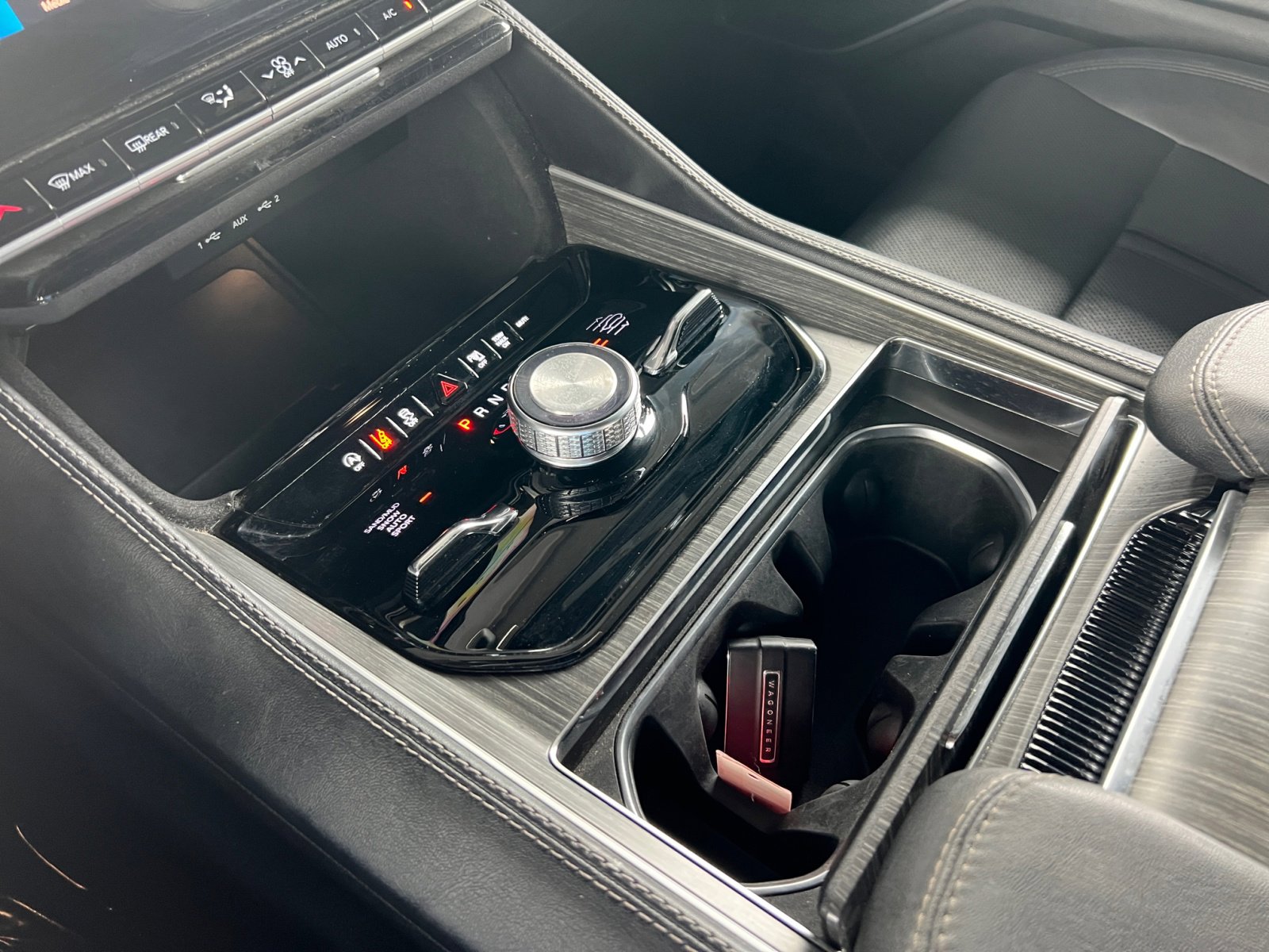 Used 2024 Jeep Wagoneer Series III image 19