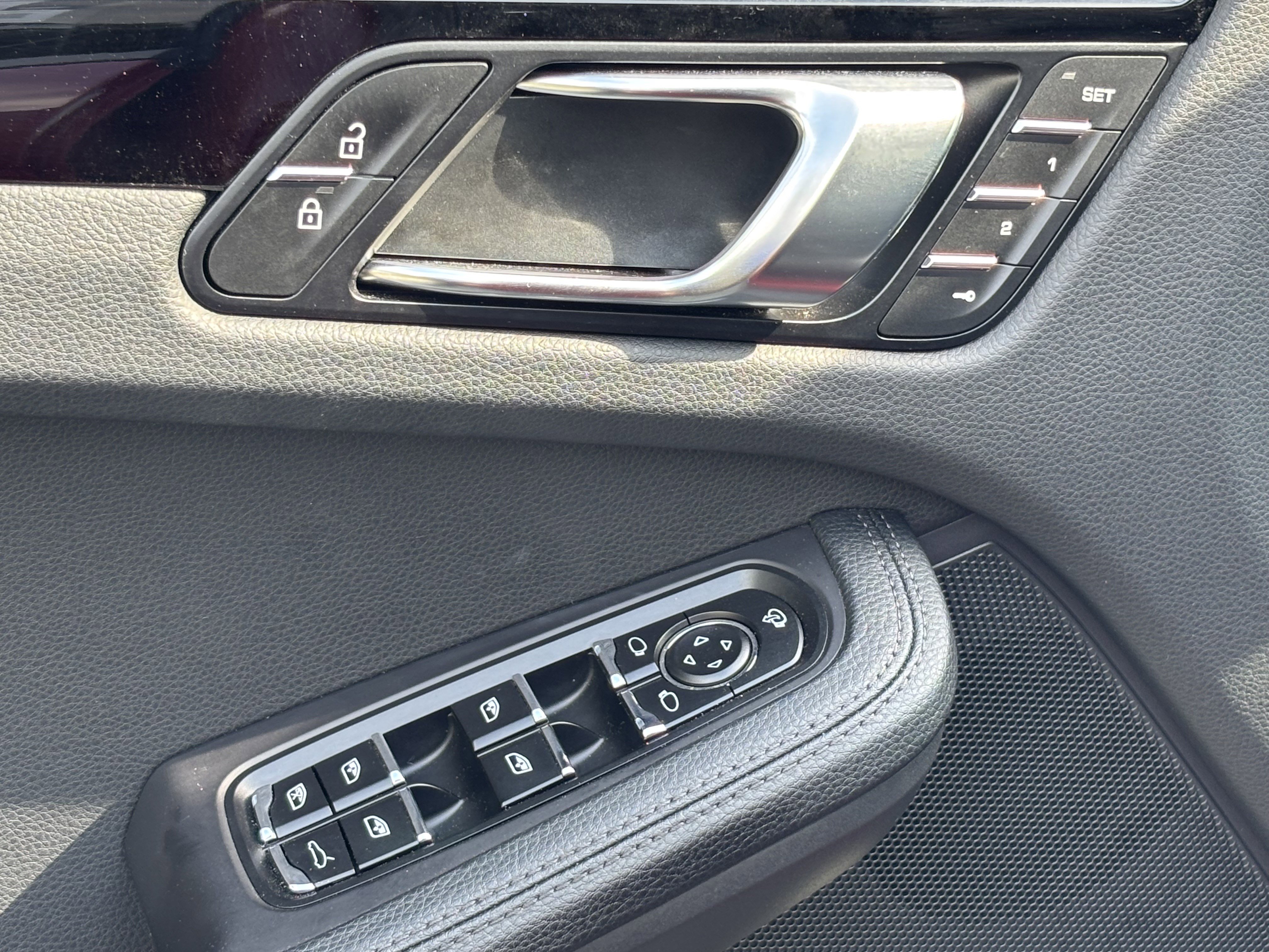 Used 2024 Porsche Macan image 14