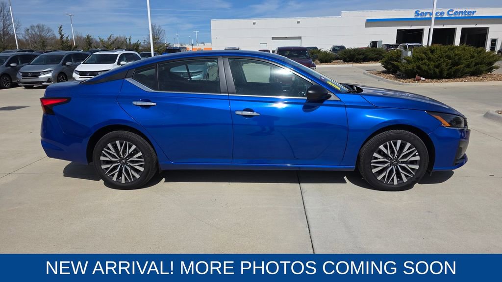 Used 2025 Nissan Altima 2.5 SV image 6