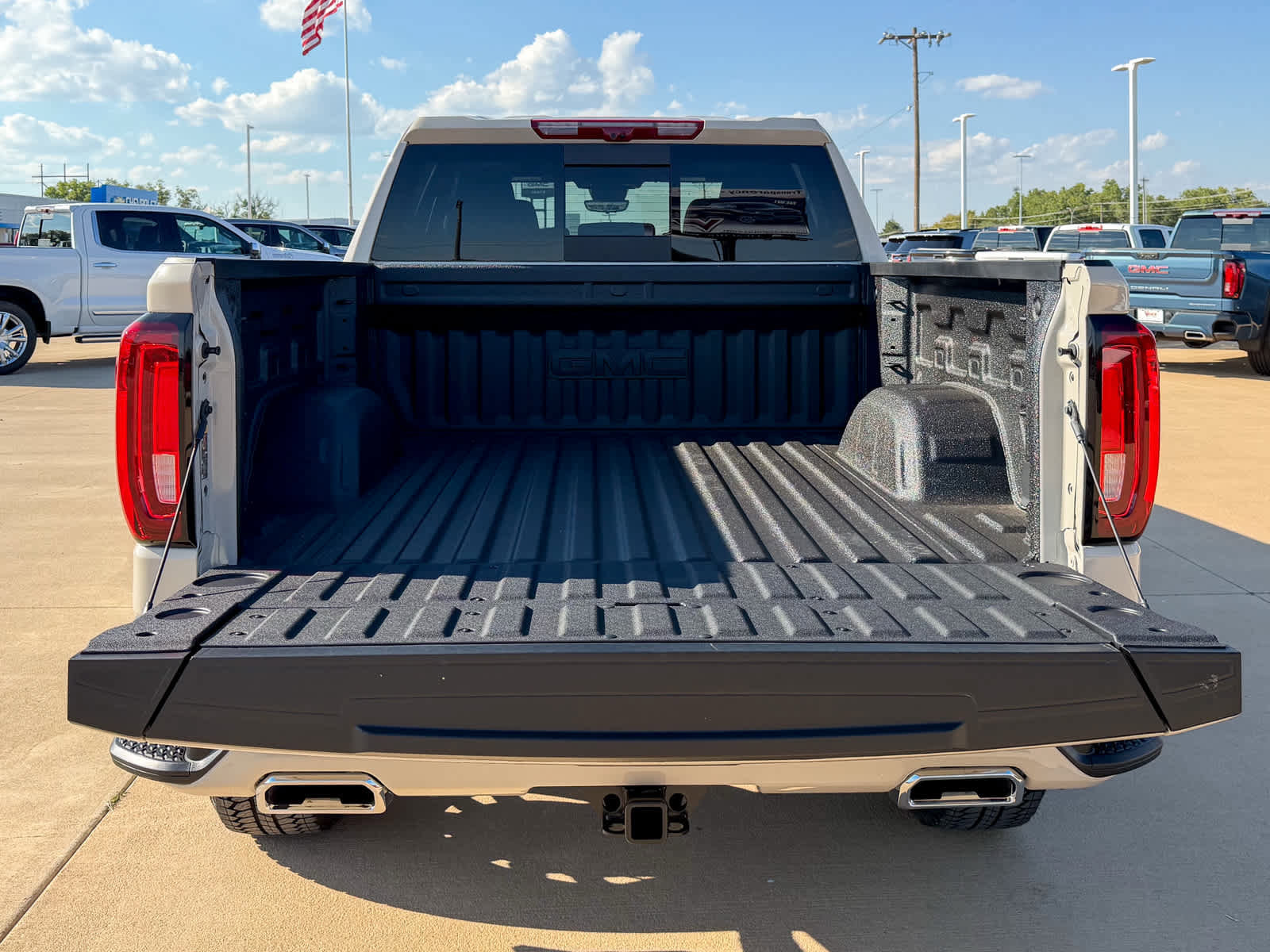 New 2026 GMC Sierra 1500 AT4 w/ AT4 Premium Package image 7