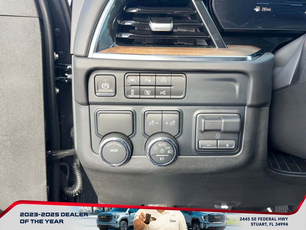 Used 2025 Chevrolet Suburban High Country w/ Sun And Tow Package image 26