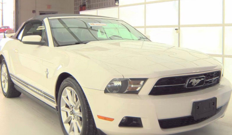 Used 2010 Ford Mustang Premium image 5