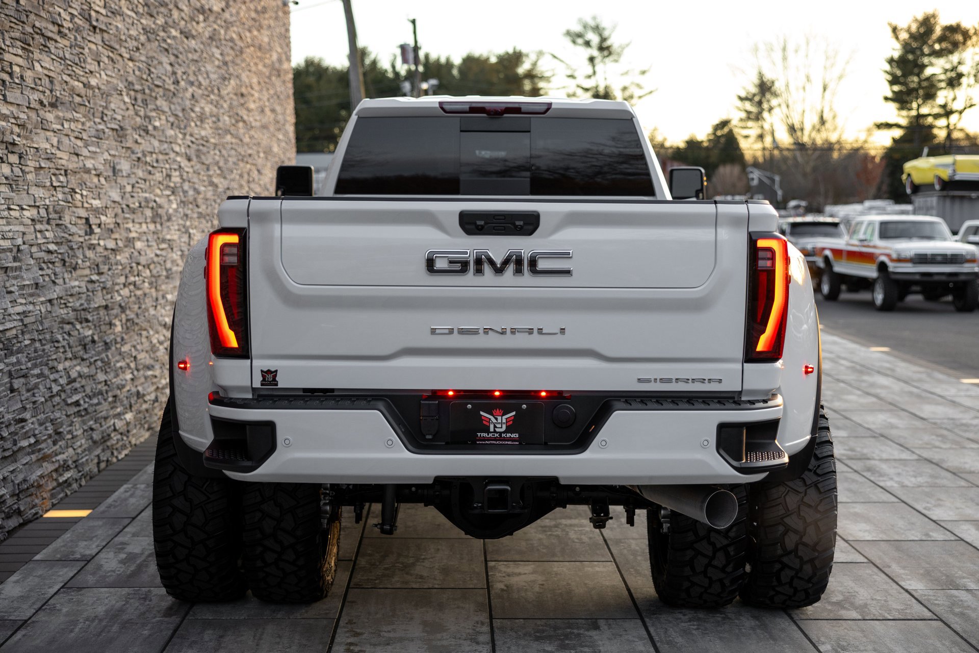 Used 2026 GMC Sierra 3500 Denali Ultimate image 16