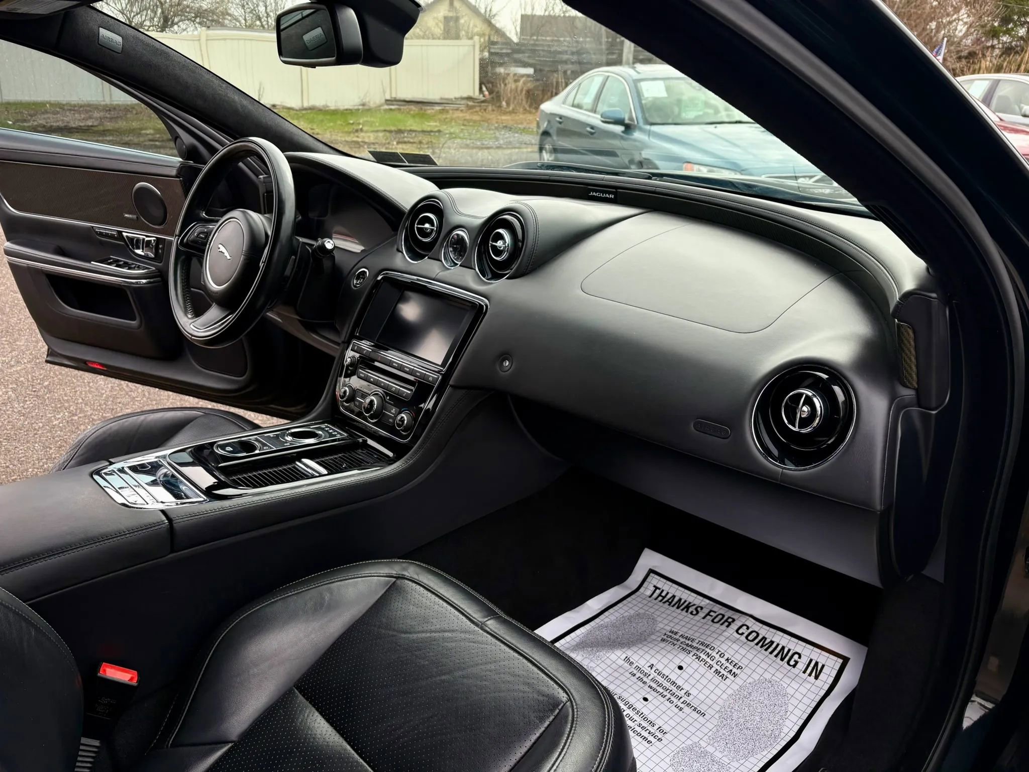 Used 2015 Jaguar XJ Supercharged image 27