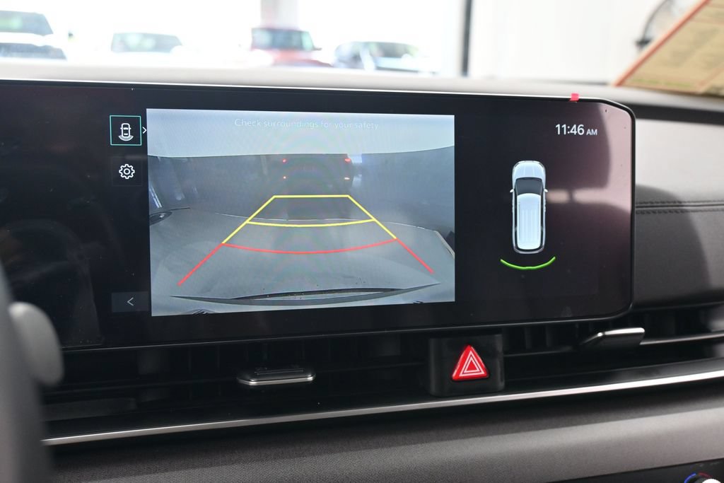 Used 2025 Kia Carnival EX FWD image 18