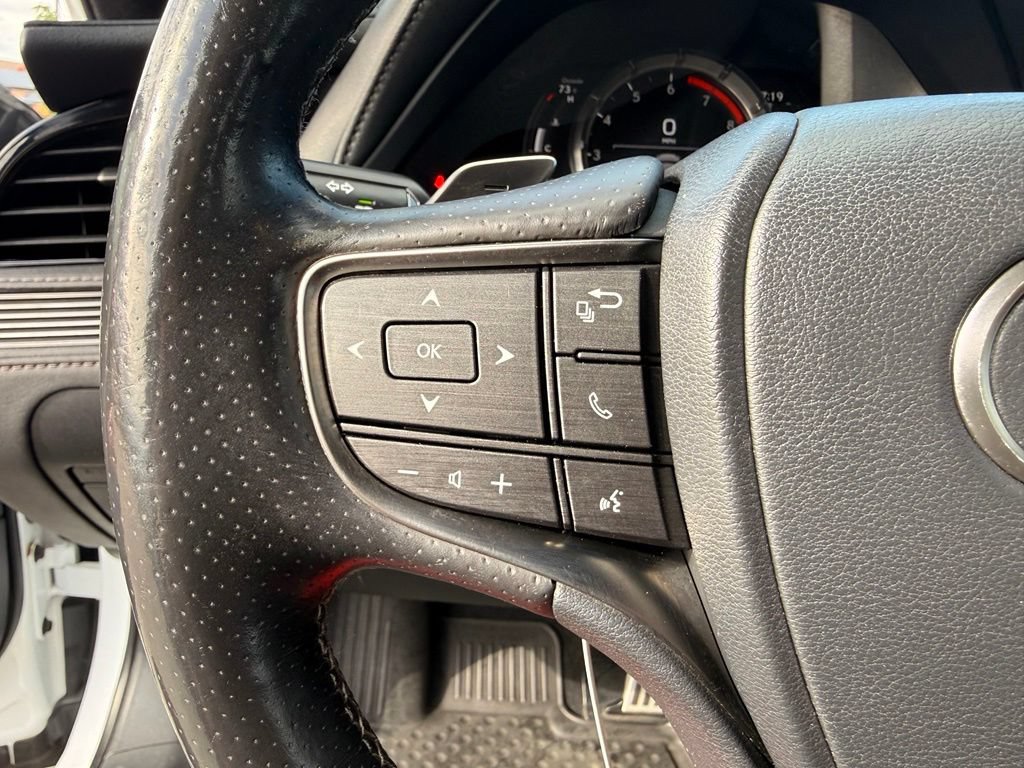 Used 2018 Lexus LS 500 F Sport w/ Accessory Package (Z2) AWD/4WD image 22