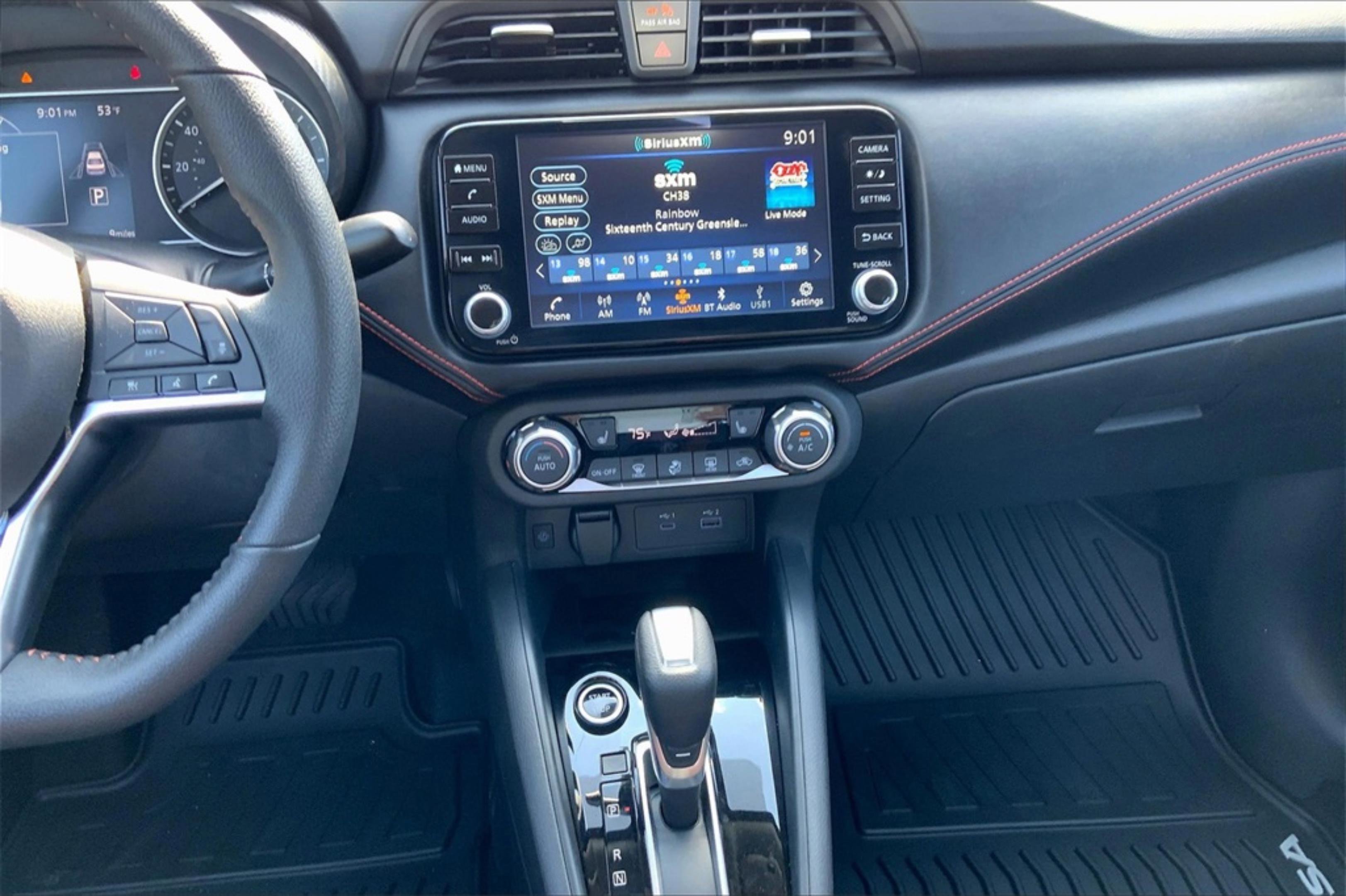 New 2025 Nissan Versa SR w/ Trunk Package image 8