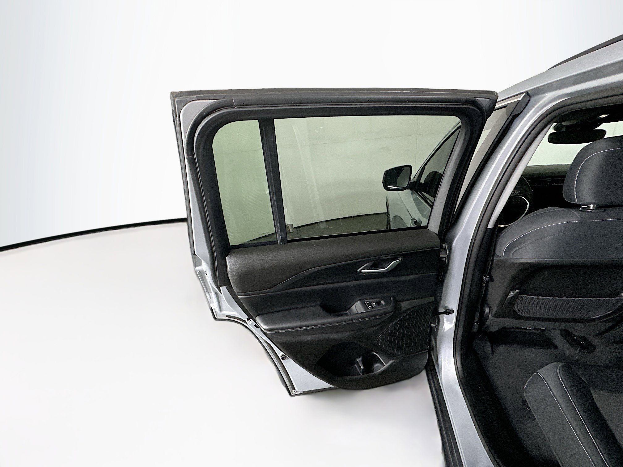 Used 2023 Jeep Grand Cherokee Laredo image 25