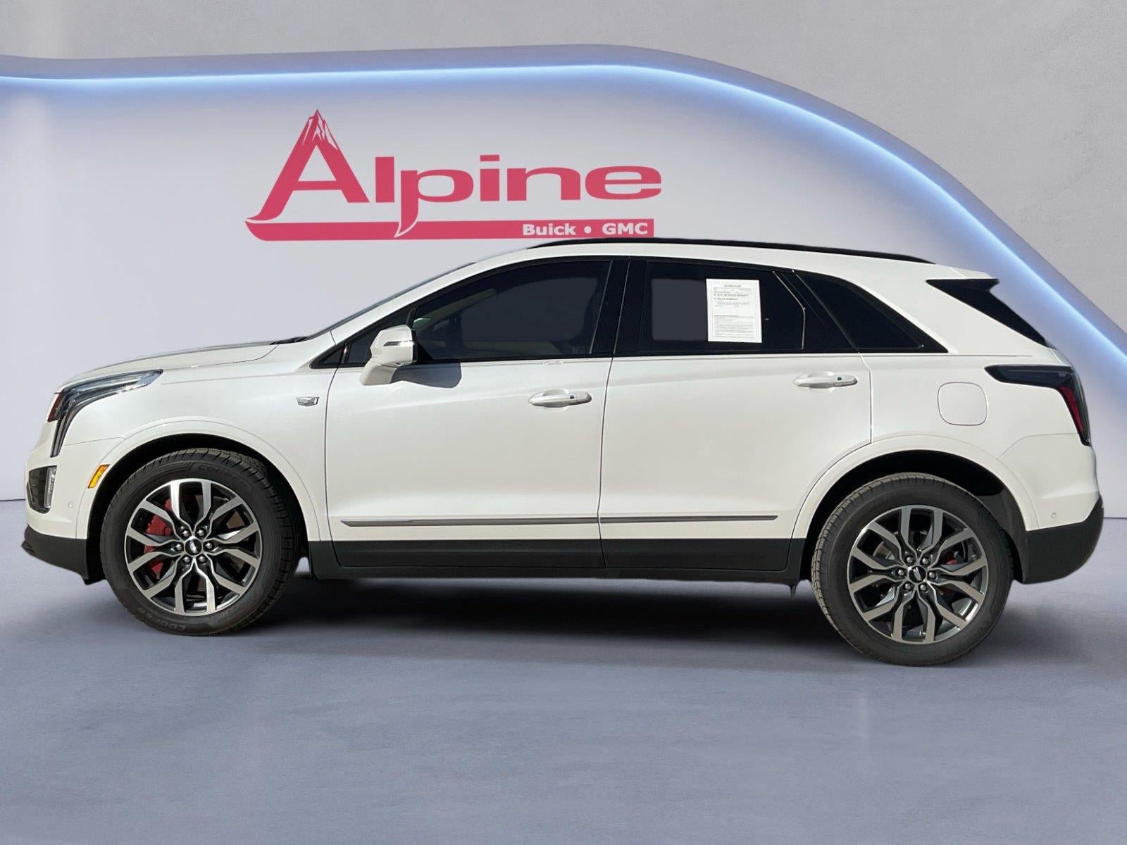 Certified 2023 Cadillac XT5 Sportv w/ Platinum Package AWD/4WD image 2