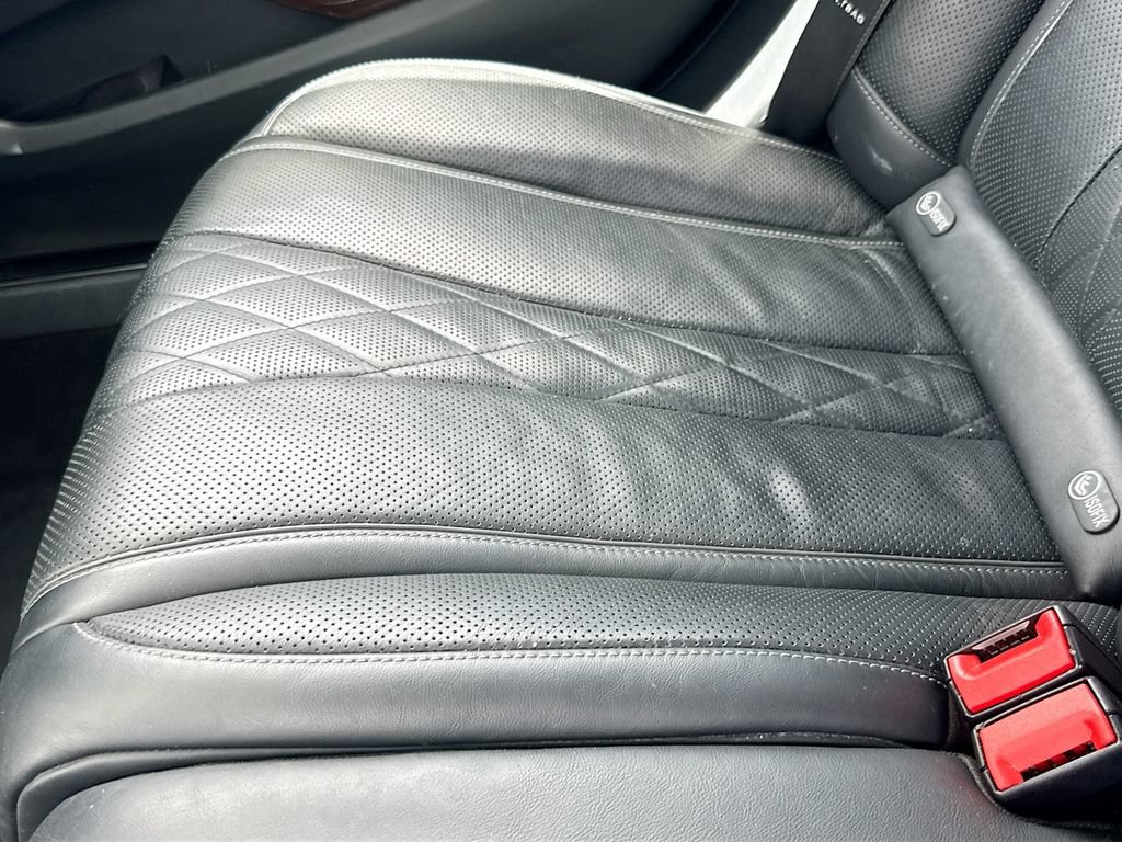 Used 2020 Mercedes-Benz S 560 4MATIC Sedan w/ Premium Package image 29