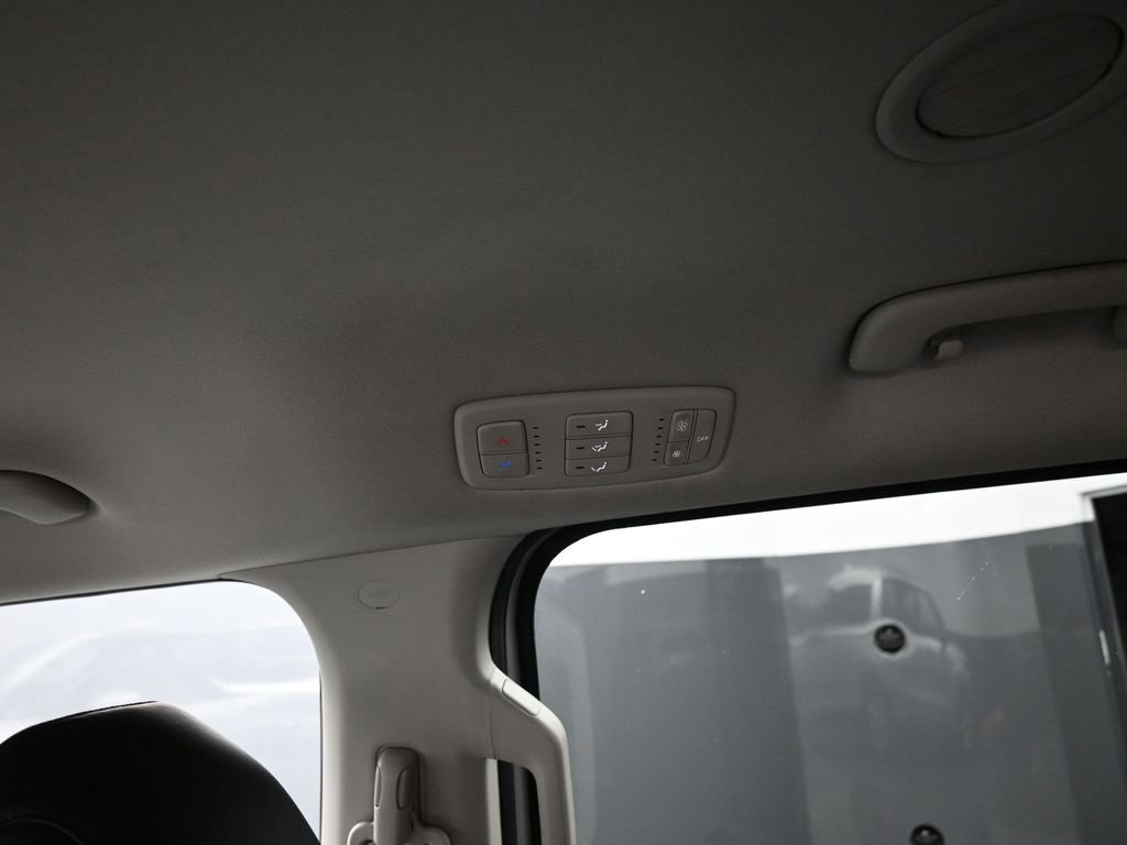 Certified 2023 Kia Carnival LX image 20