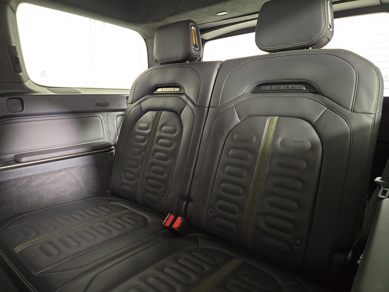 Used 2022 Rivian R1S Launch Edition AWD/4WD image 22