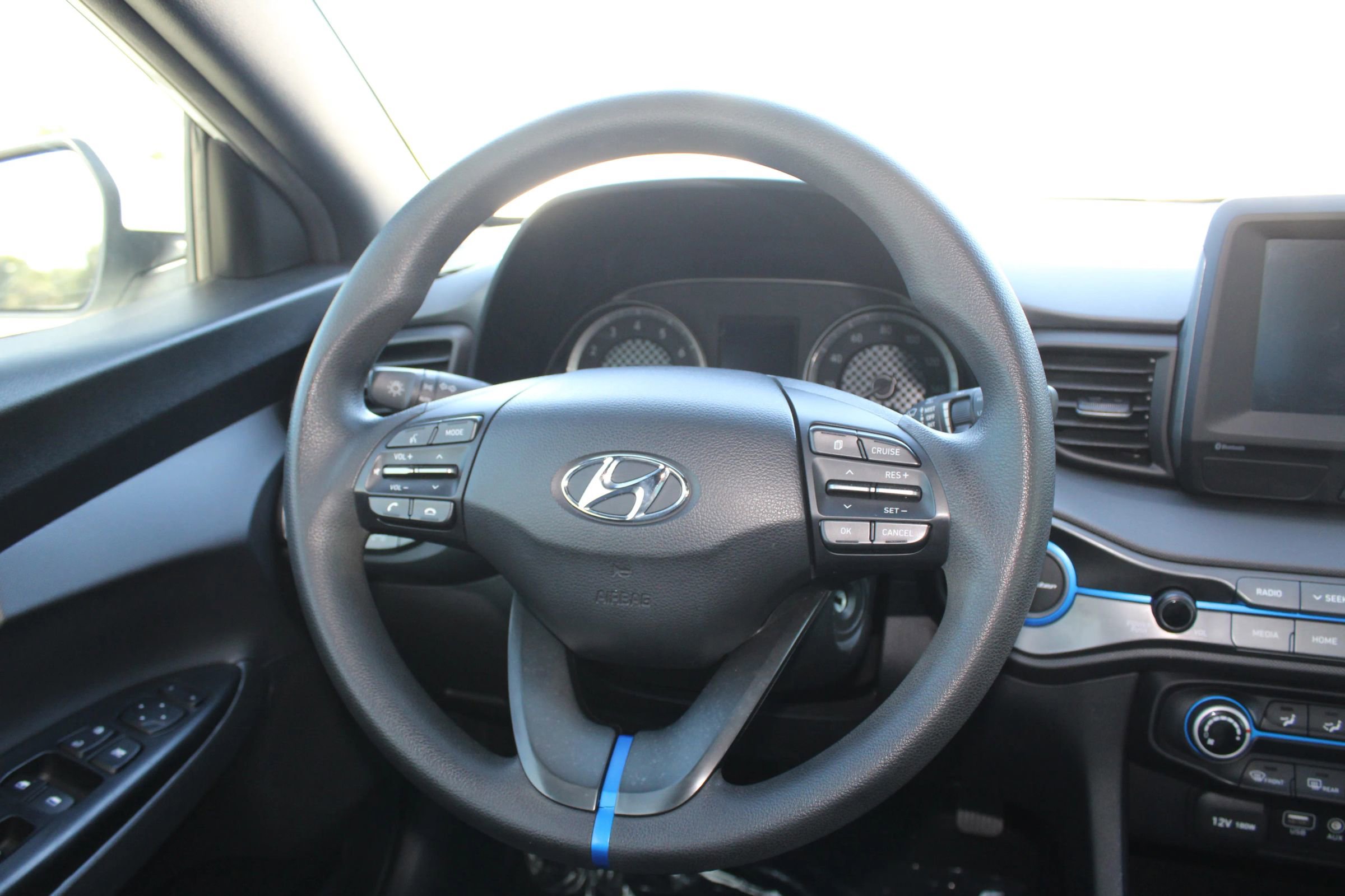 Used 2019 Hyundai Veloster 2.0 image 16