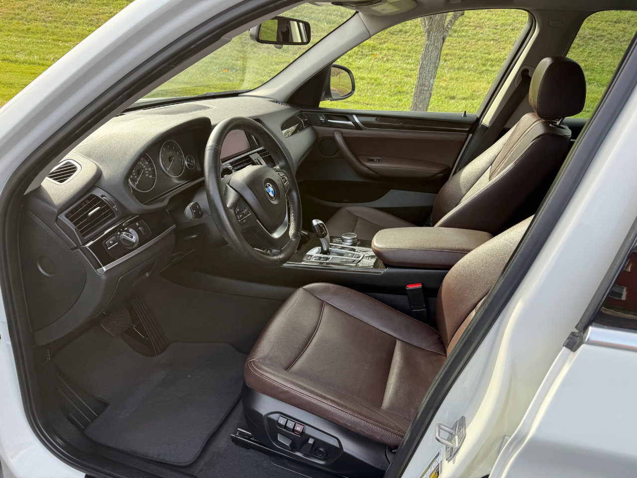 Used 2017 BMW X3 xDrive28i image 9