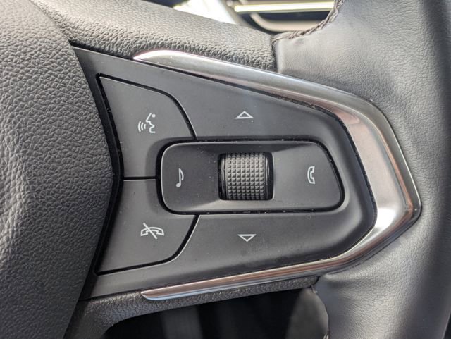 Used 2025 Chevrolet Trax LT w/ LT Convenience Package FWD image 57