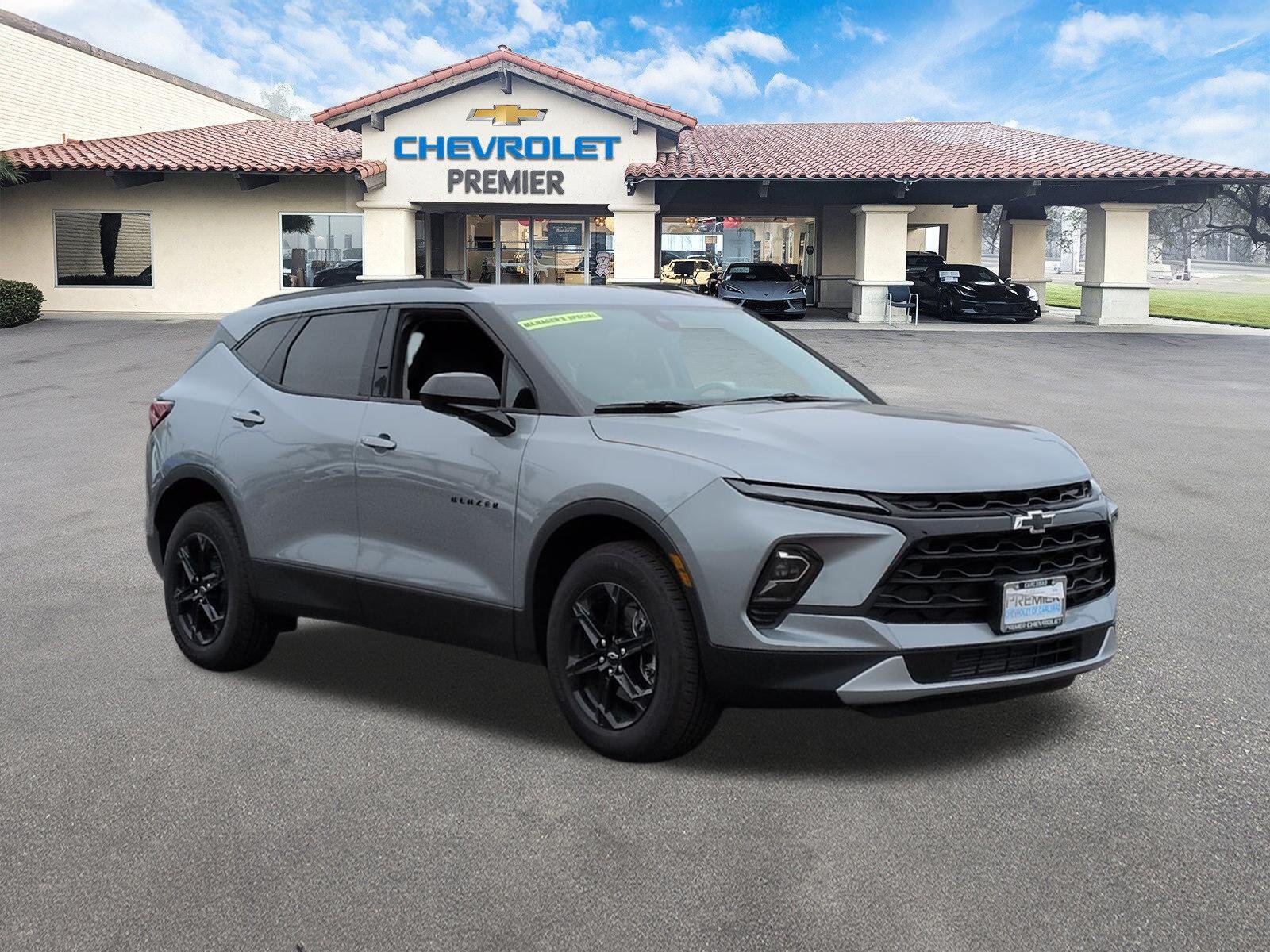 New 2026 Chevrolet Blazer LT w/ Convenience Package FWD image 2